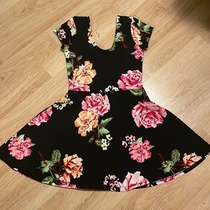 Planet Gold Floral Dress!!